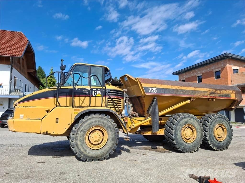 CAT 725 Kĺbové nákladné autá