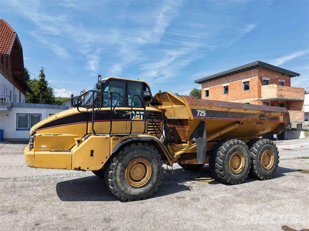 CAT 725 Kĺbové nákladné autá