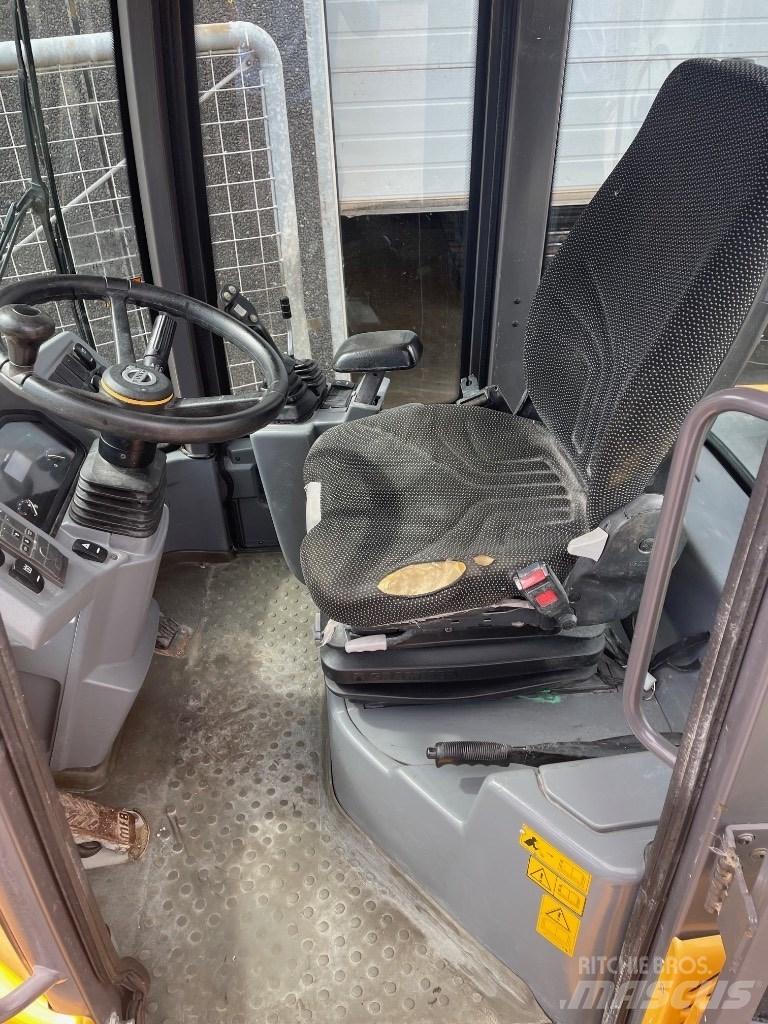 Volvo L30G Mininakladače