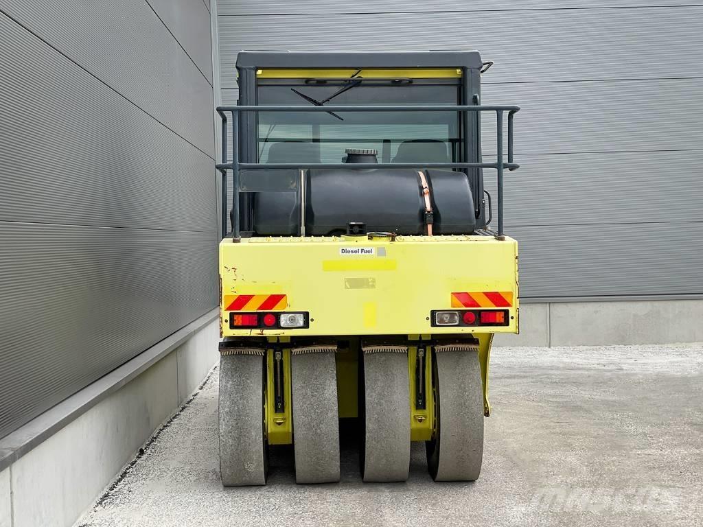 Ammann AP 240 Pneumatikové valce