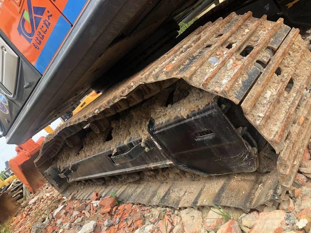Hitachi ZX 210 Pásové rýpadlá