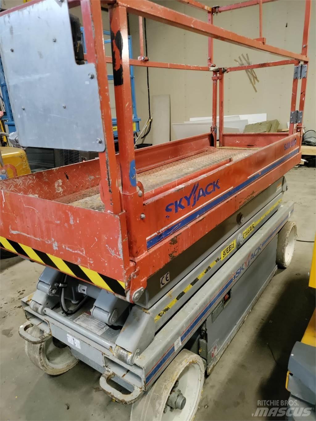 SkyJack SJ3220 Nožnicové zdvíhacie plošiny