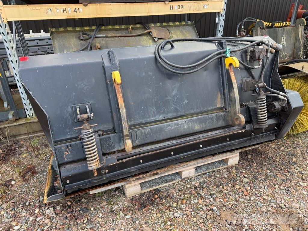 JCB 413 S Kolesové nakladače