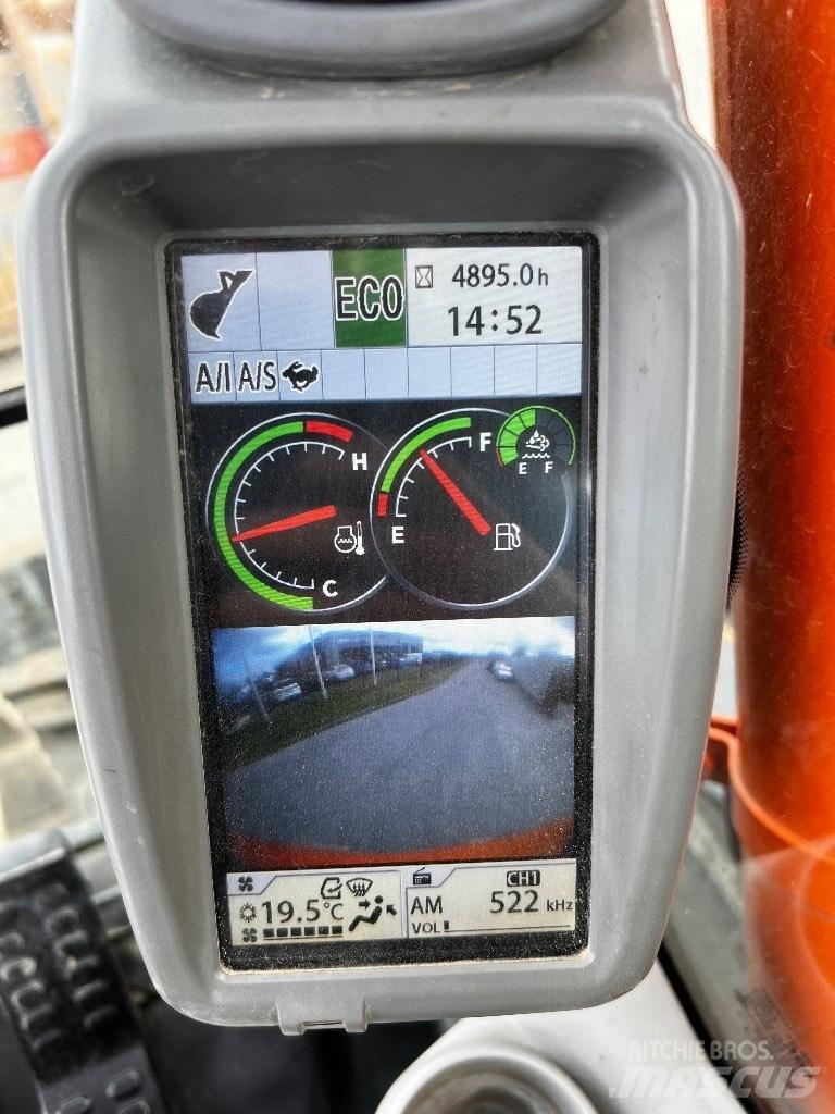 Hitachi ZX 135 US-6 Pásové rýpadlá