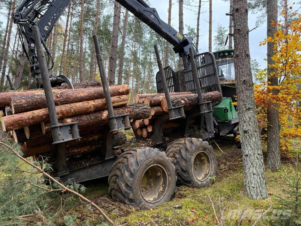 John Deere 1010 E Lesné traktory