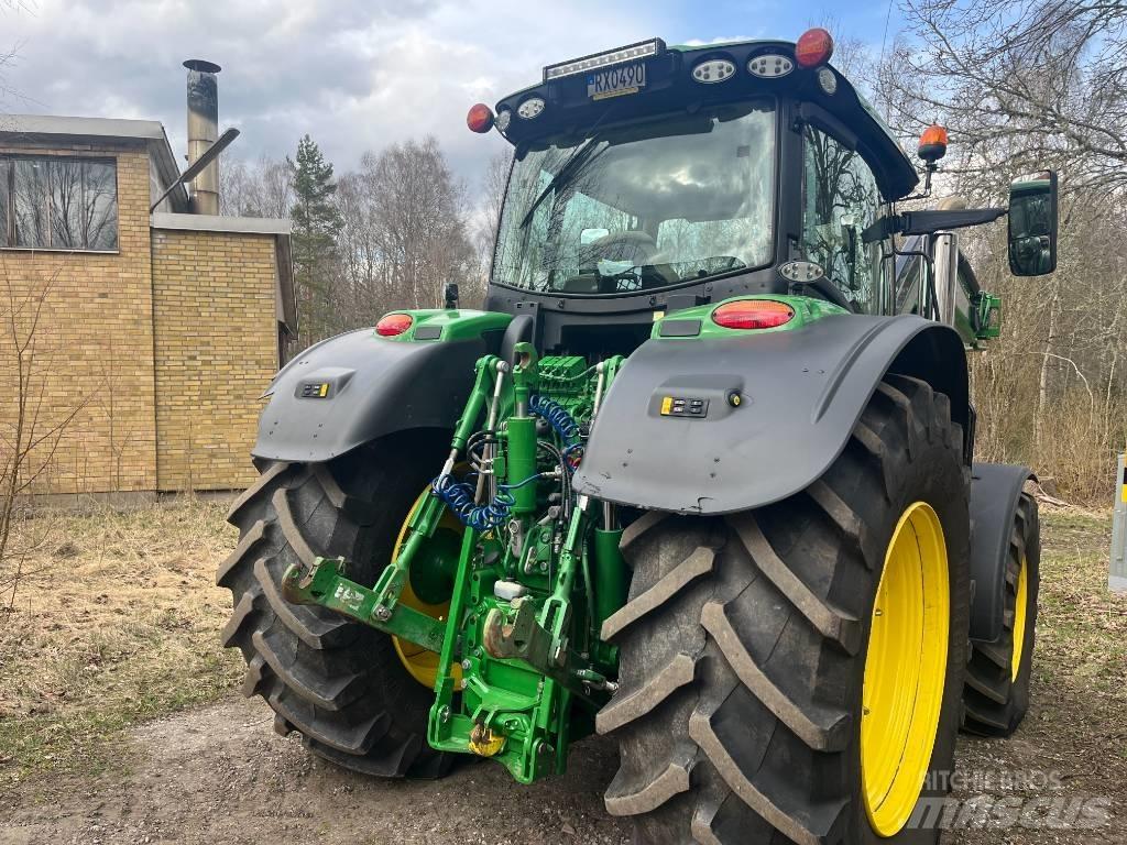John Deere 6250 R Traktory