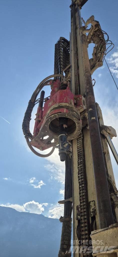 Comacchio MC 1200 Povrchové vrtné súpravy