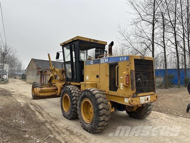 SEM 919 Kolesové dozéry