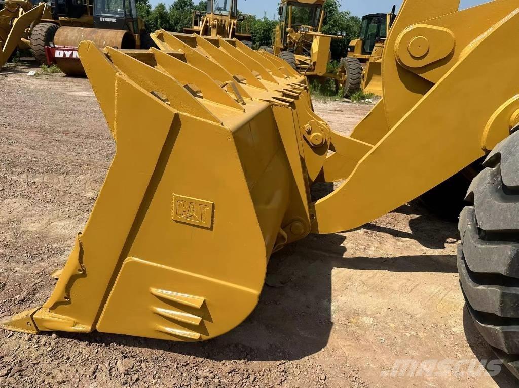 CAT 980H Kolesové nakladače