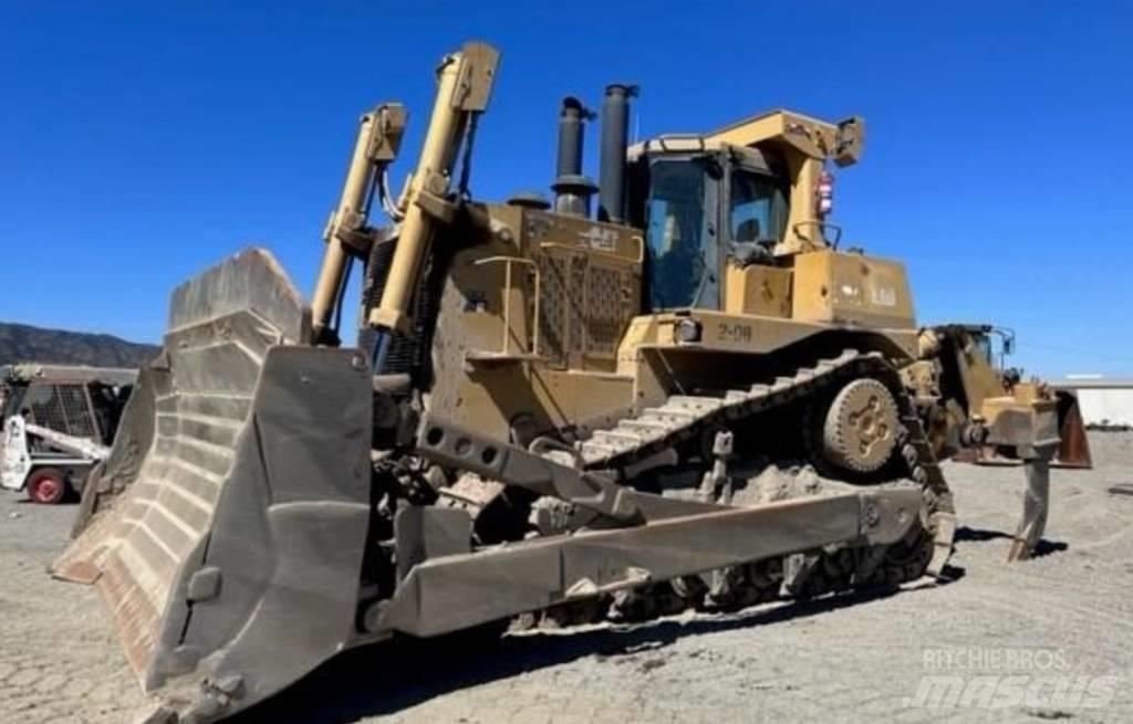 CAT D10T Pásové dozéry