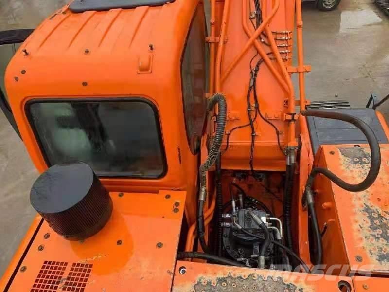 Doosan DX300LC Pásové rýpadlá