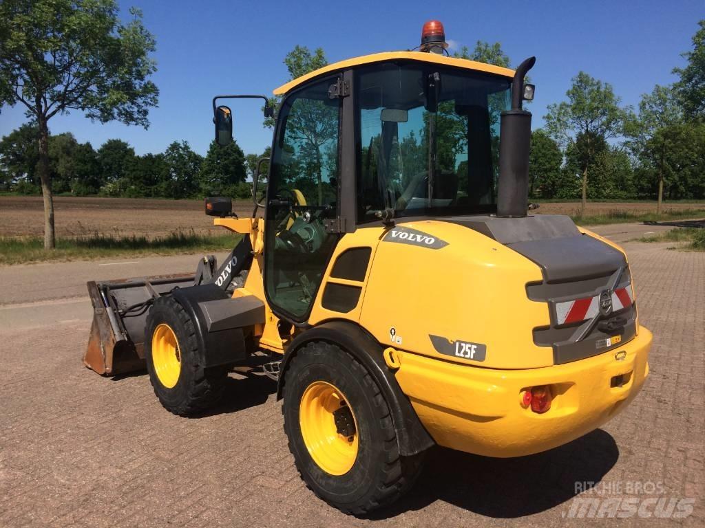 Volvo L 25 F Kolesové nakladače