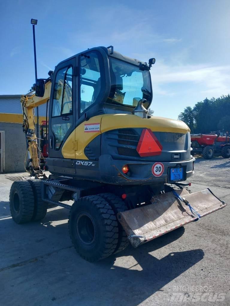 Doosan DX 57 W-5 Kolesové rýpadlá