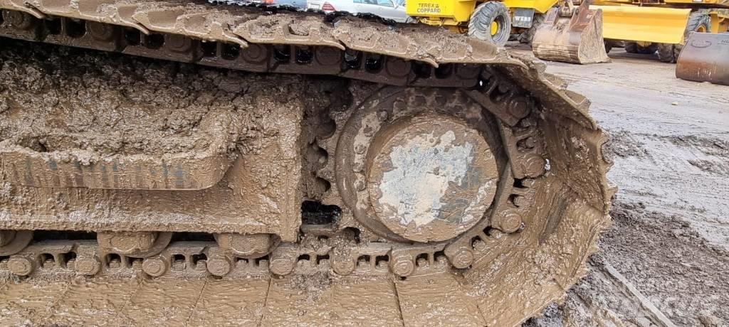 Hyundai HX 140 L Pásové rýpadlá
