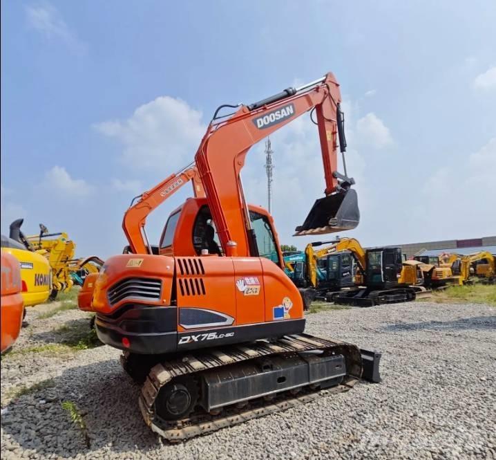Doosan DX75-9C Midi rýpadlá 7 t - 12 t