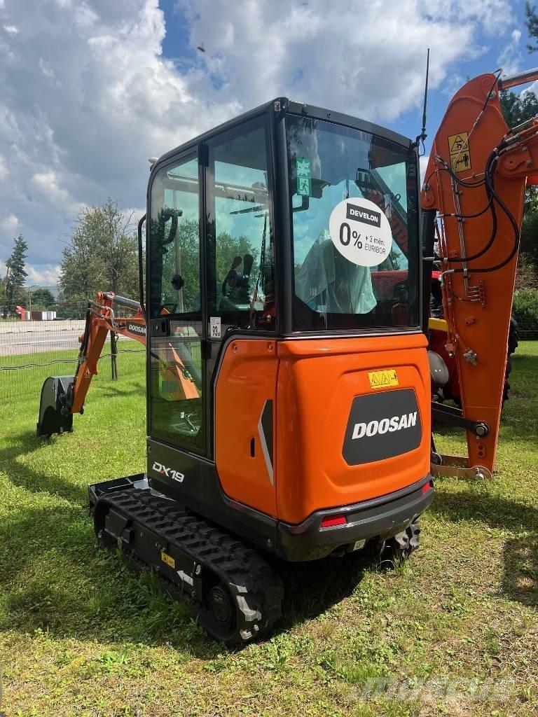 Doosan DX 19 Pásové rýpadlá