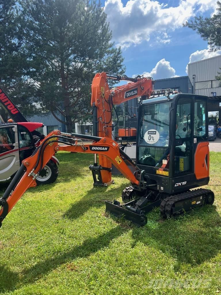 Doosan DX 19 Pásové rýpadlá
