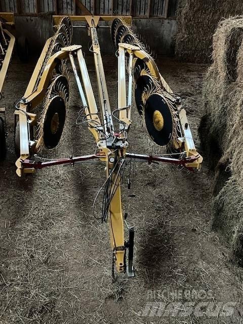 Vermeer VR1428 Obracače a zhrabovače sena