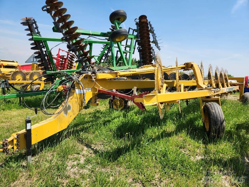 Vermeer VR1428 Obracače a zhrabovače sena