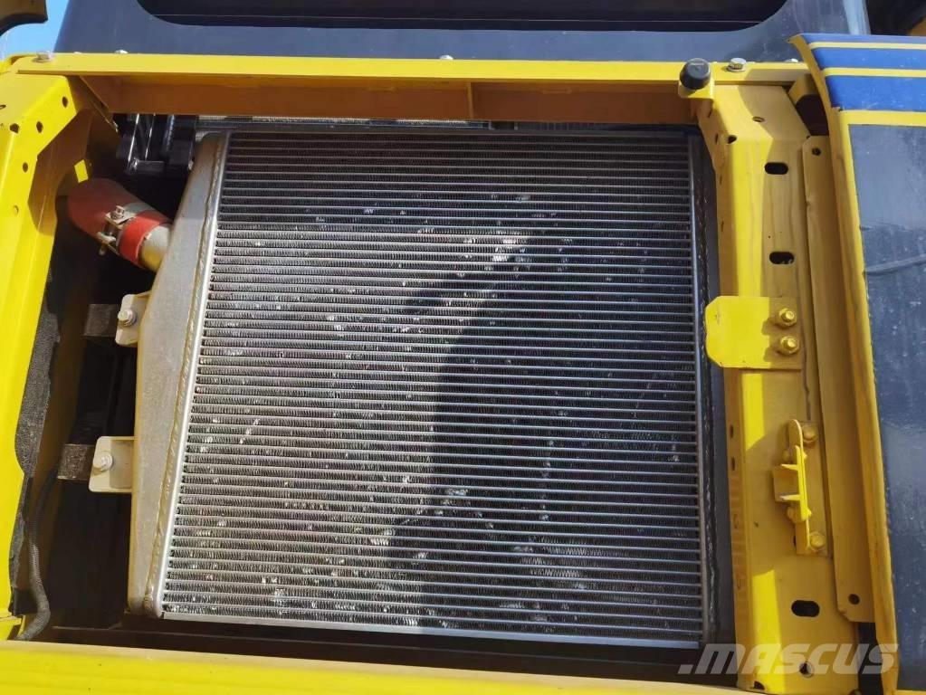 Komatsu PC 450-8 Pásové rýpadlá
