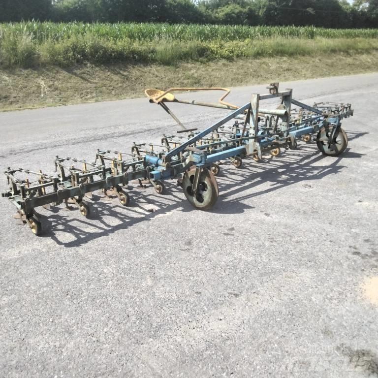  DELFOSSE 12 RANGS Ďalšie stroje na spracovanie pôdy a príslušenstvo
