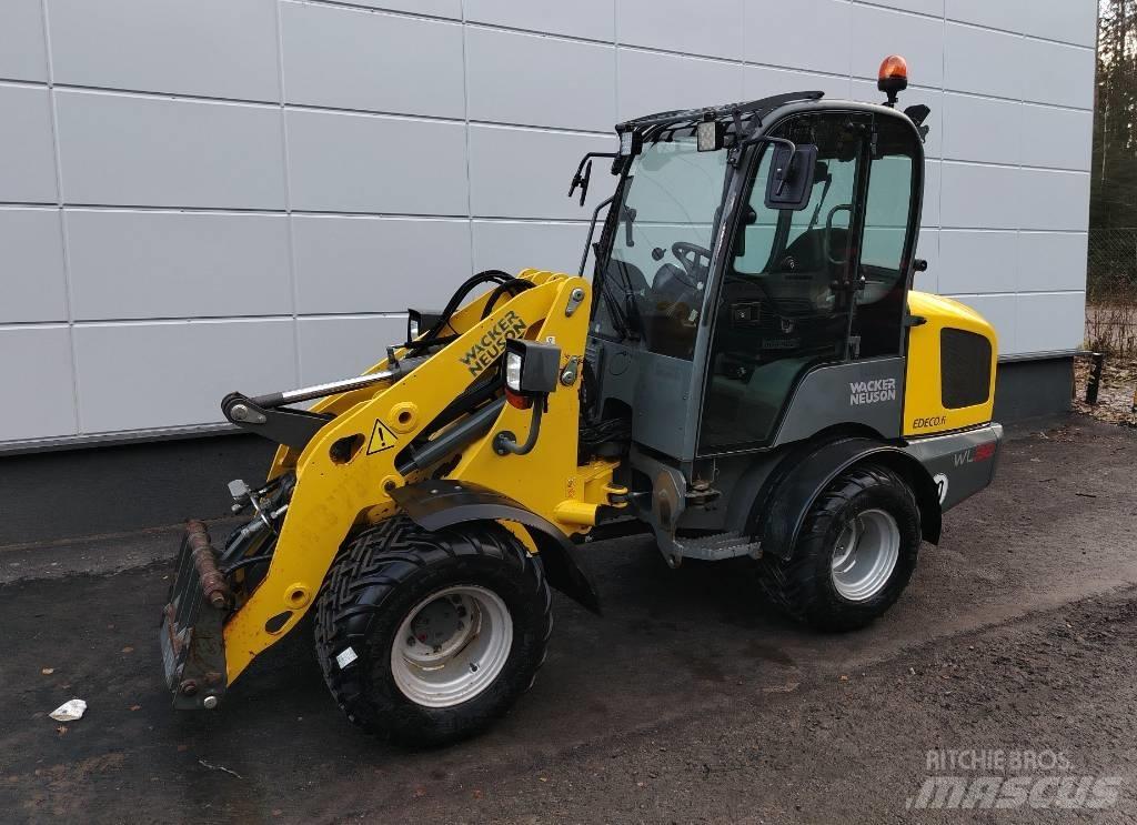 Wacker Neuson WL 32 Kolesové nakladače