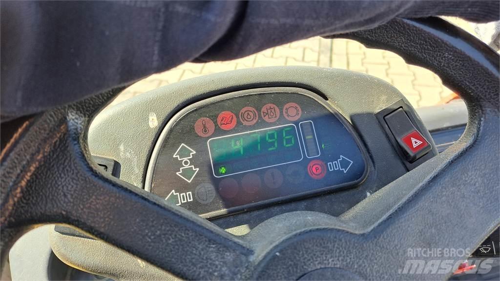 Linde P250 Vlečné vozíky