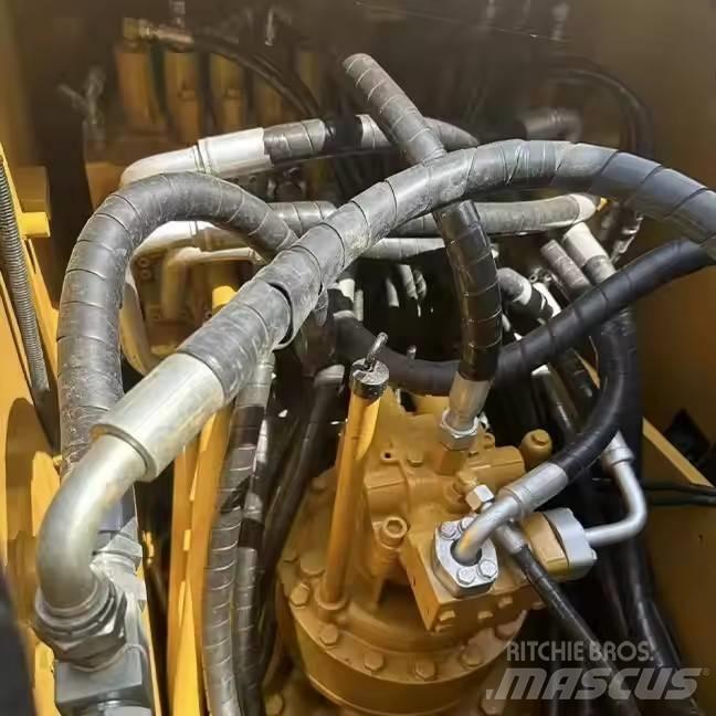 CAT CAT320D Pásové rýpadlá