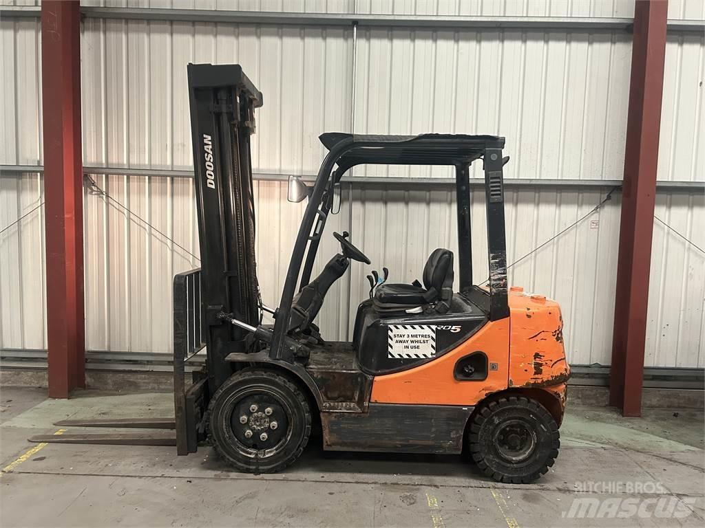 Doosan D25S-5 Dieselové vozíky