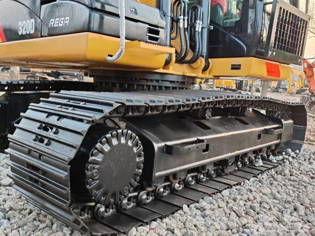 CAT 320 D Pásové rýpadlá