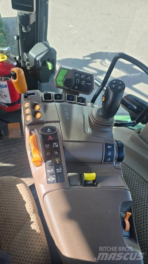 John Deere 5125R Traktory
