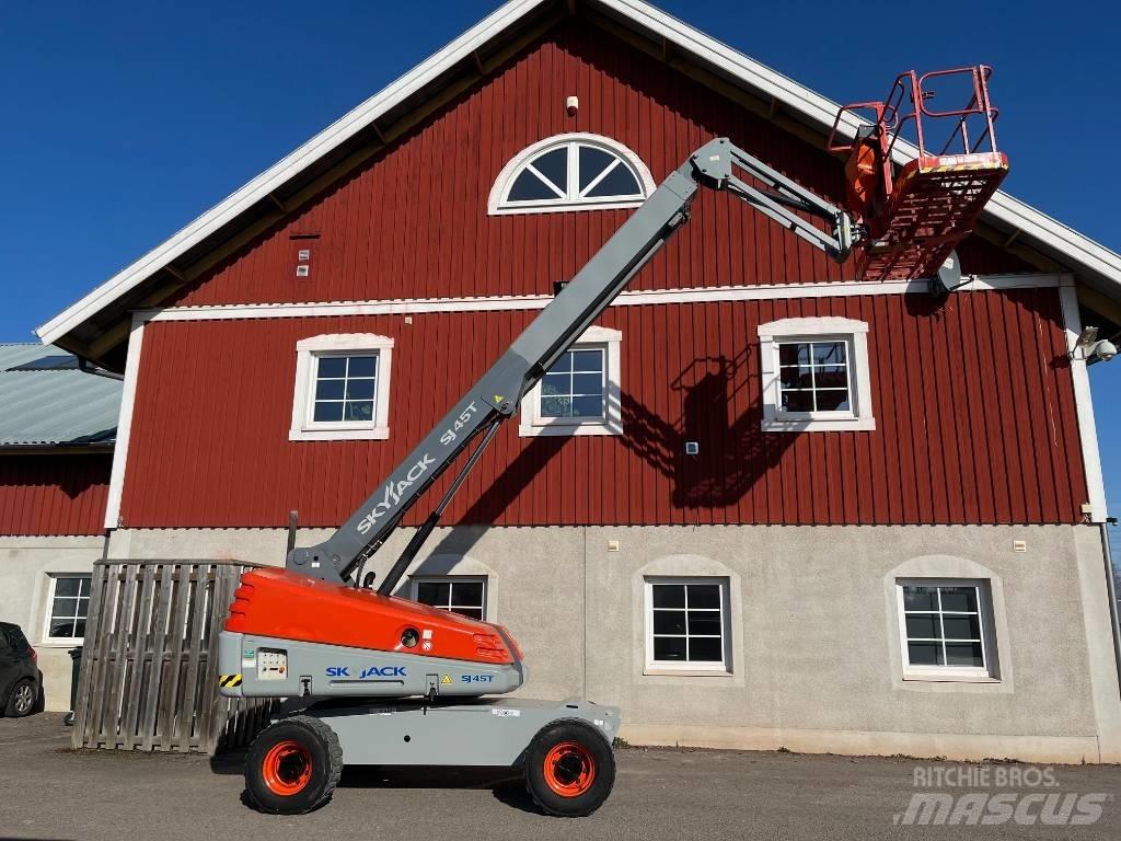 SkyJack SJ 45 T Teleskopické plošiny