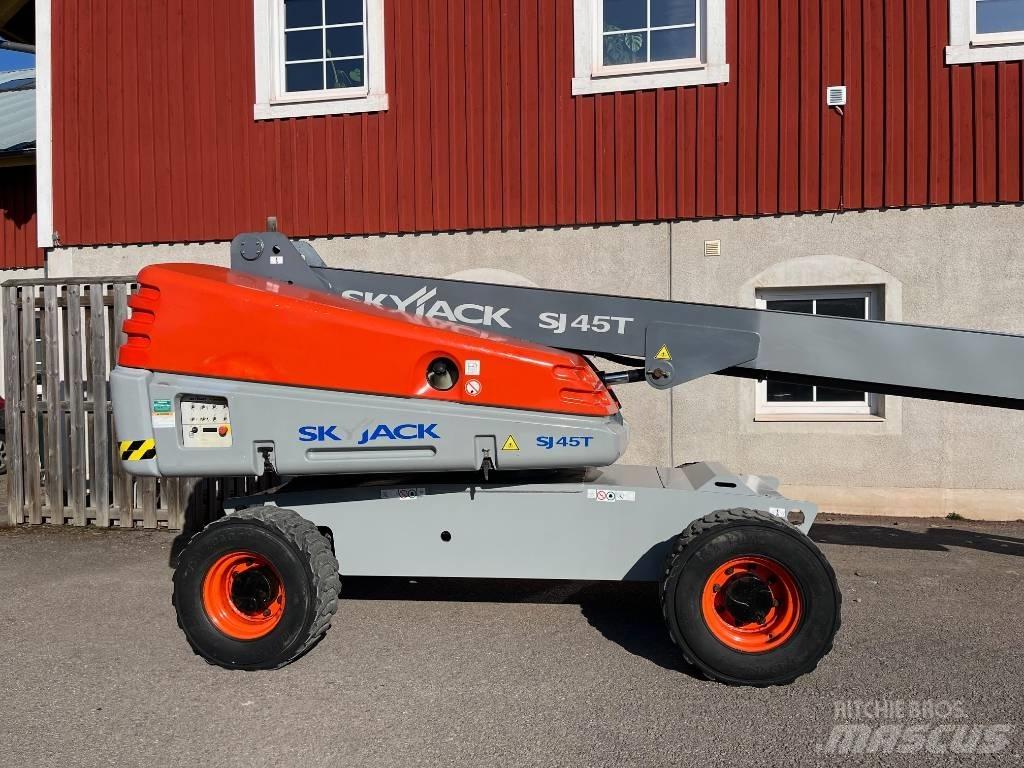 SkyJack SJ 45 T Teleskopické plošiny