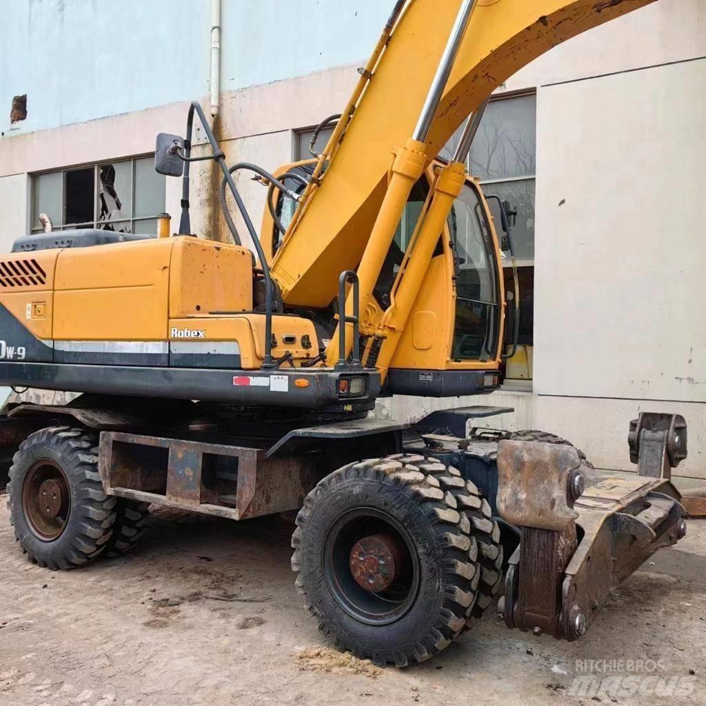 Hyundai 210-9 Bagre s prednou lopatou