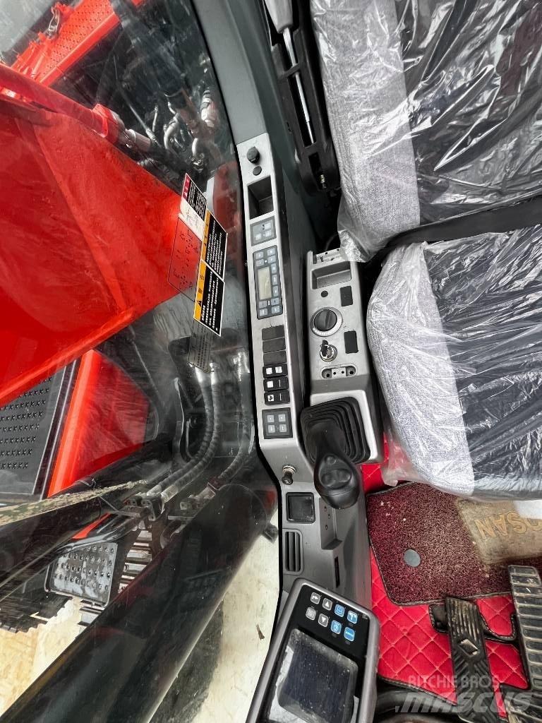 Doosan DX 225 LC-9 Pásové rýpadlá