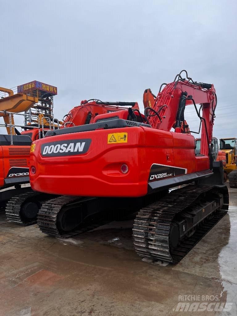 Doosan DX 225 LC-9 Pásové rýpadlá