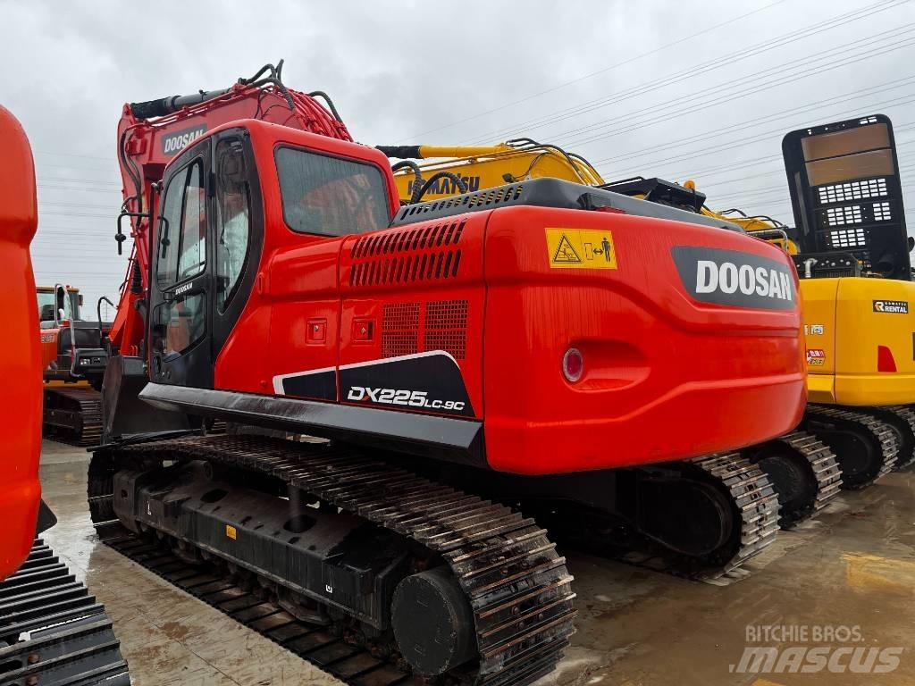 Doosan DX 225 LC-9 Pásové rýpadlá