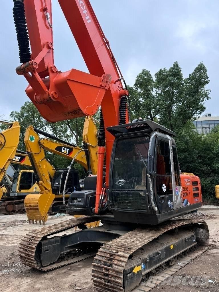 Hitachi ZX 200 Pásové rýpadlá