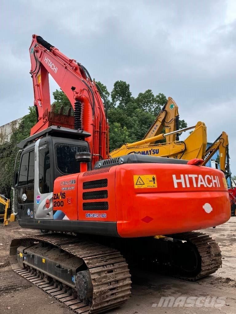 Hitachi ZX 200 Pásové rýpadlá
