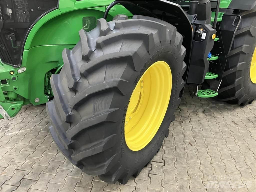 John Deere 7R 330 Traktory