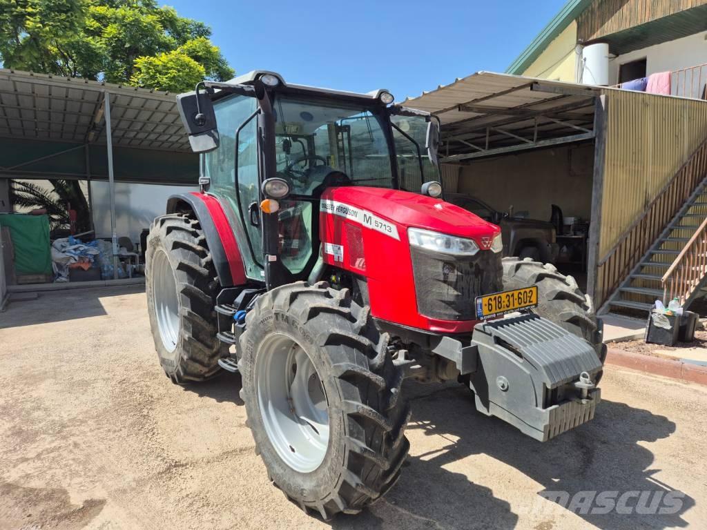Massey Ferguson 5713 Traktory