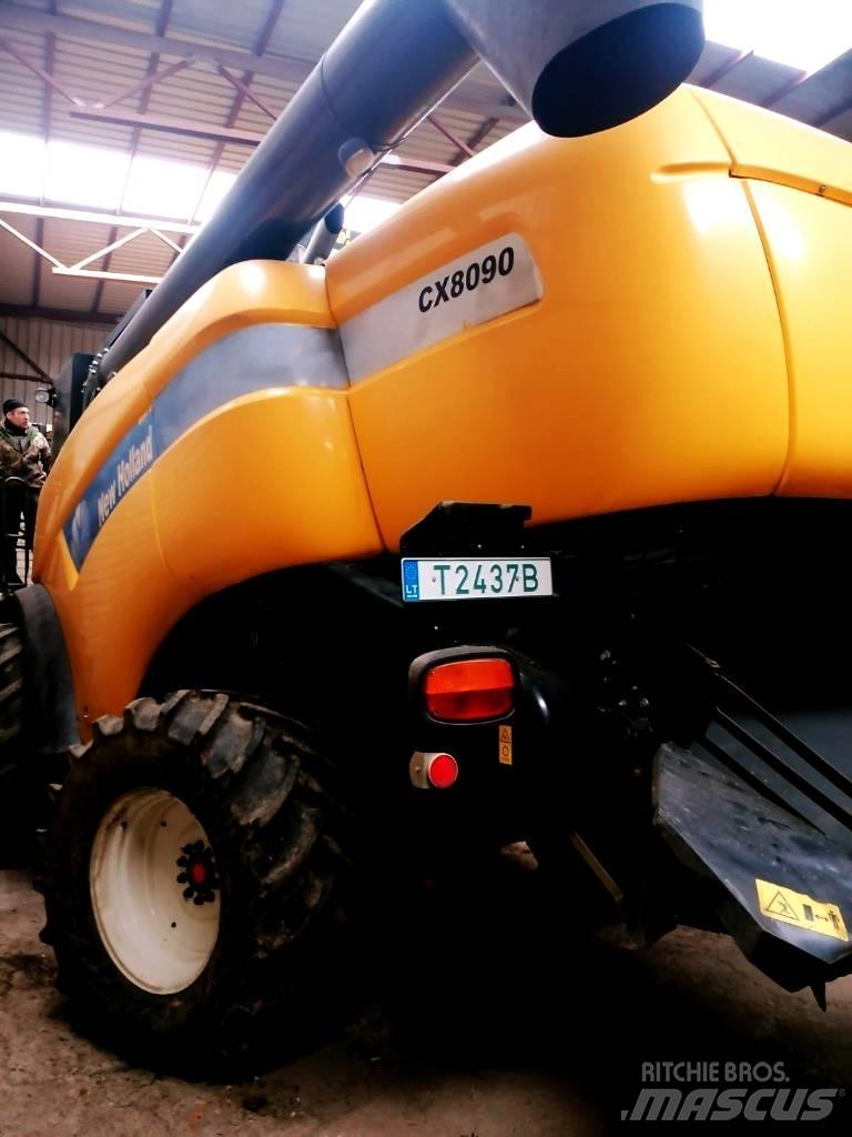 New Holland CX 8090 Kombinované zberacie stroje