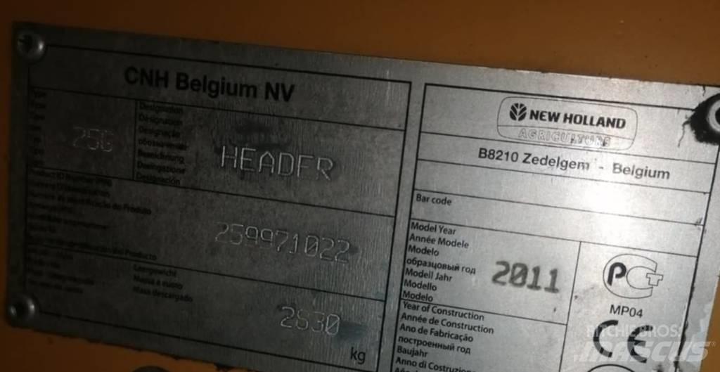 New Holland CX 8090 Kombinované zberacie stroje