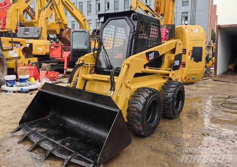 CAT 246D Šmykom riadené nakladače
