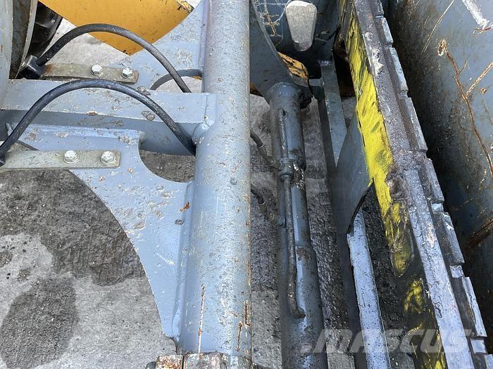 Liebherr L506C Kolesové nakladače