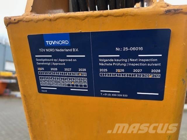 UpRight AB38N Kĺbové plošiny