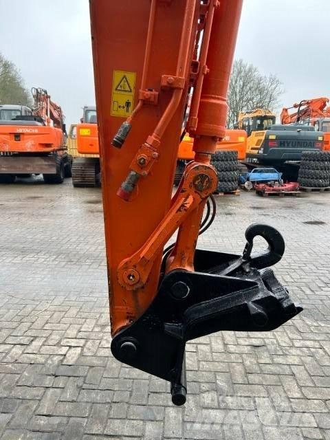 Hitachi ZX140W-5B Kolesové rýpadlá