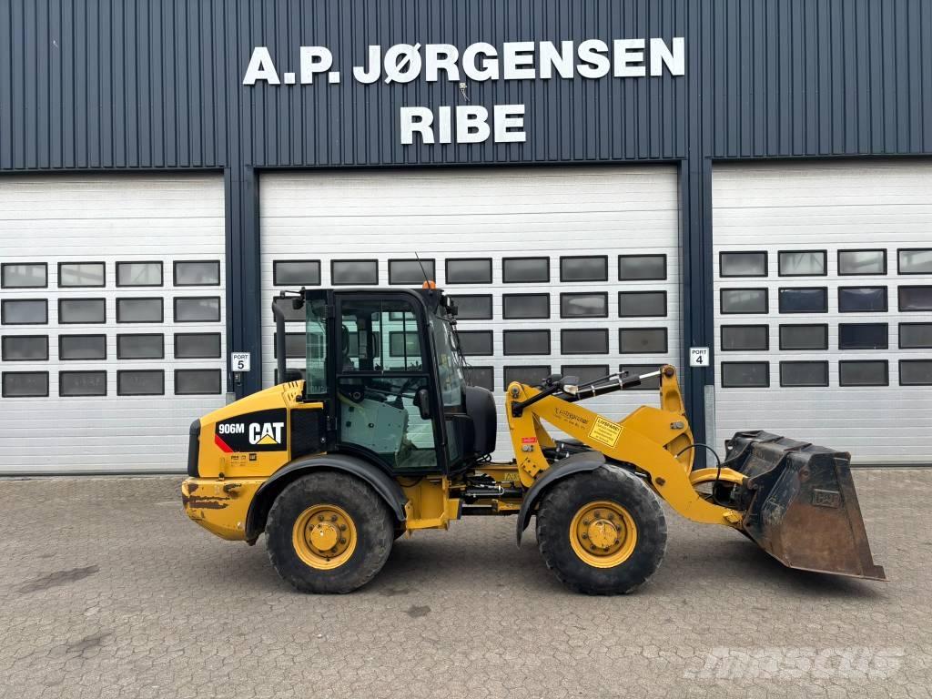 CAT 906 M Kolesové nakladače
