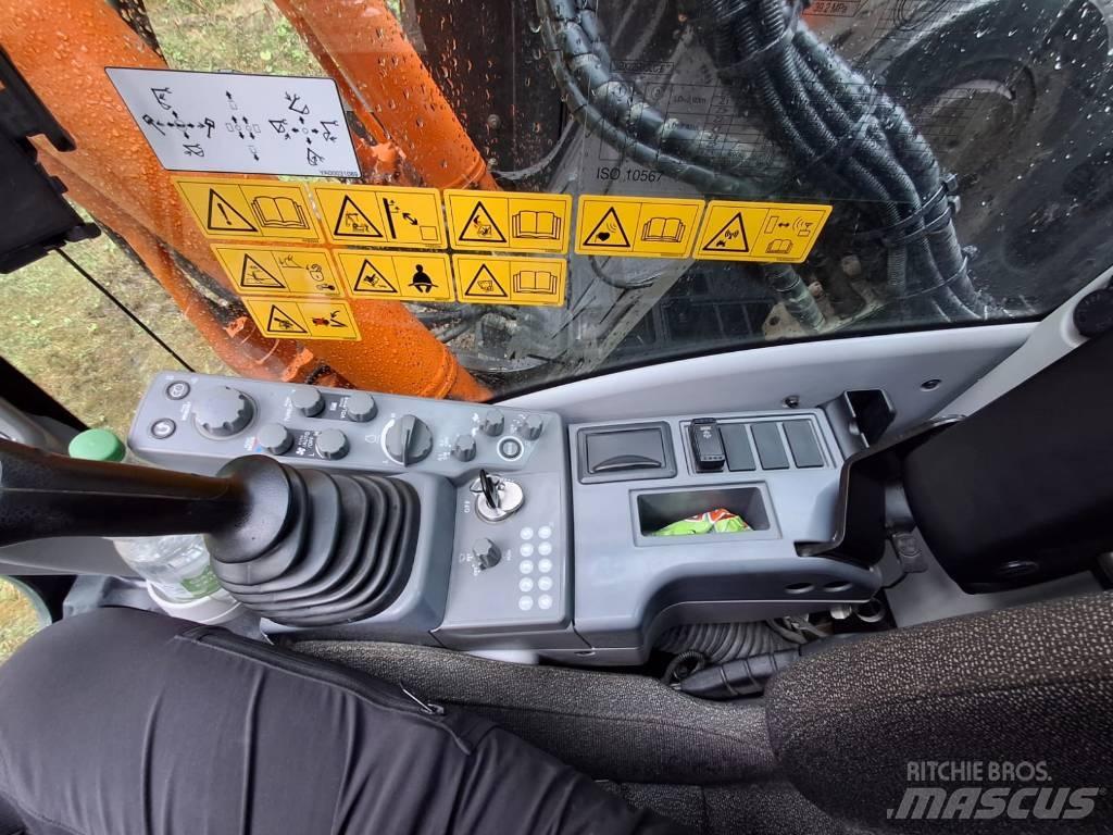 Hitachi ZX 225 US LC Pásové rýpadlá