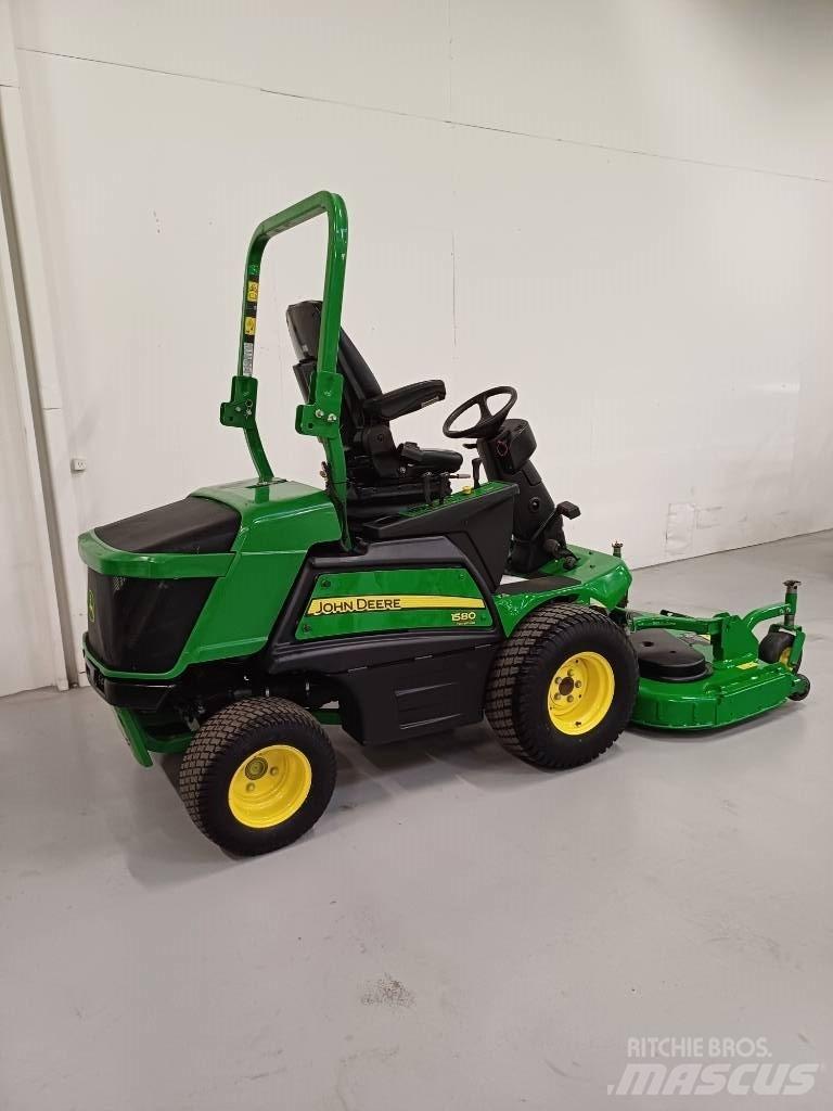 John Deere 1580 Samochodné kosačky
